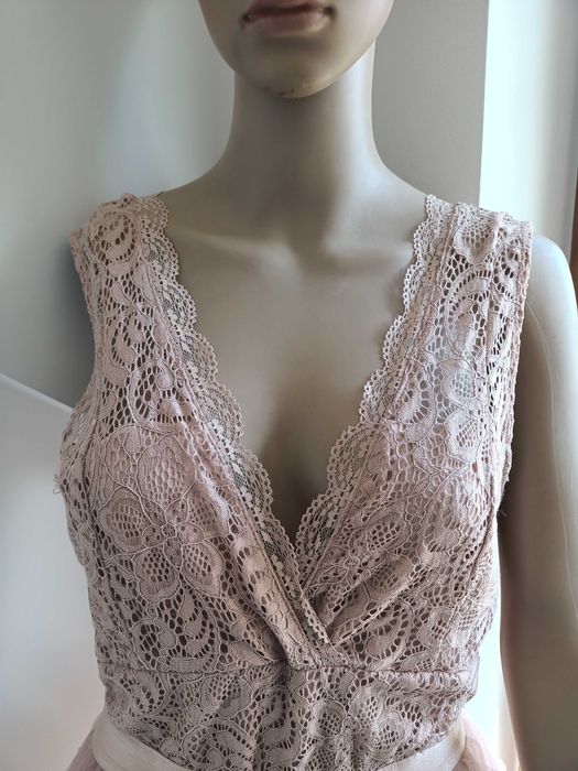 Sukienka koronkowa Lily McBee – rozmiar L