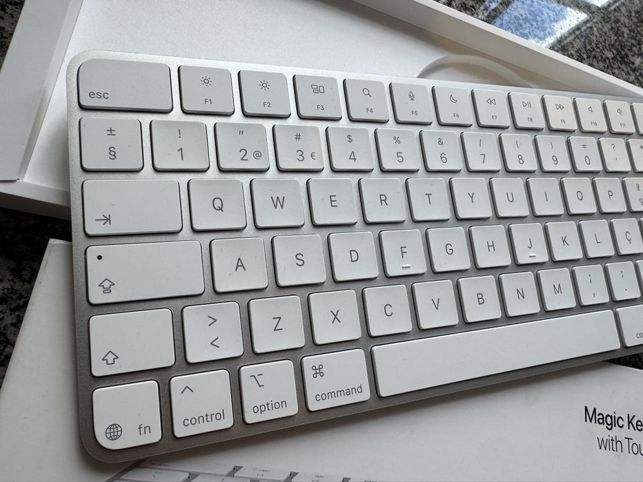 Apple Magic Keyboard ID PT como novo