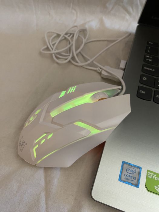 Rato Gaming with LEDs64284411235586122