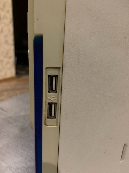 Курпус під компʼютер білий