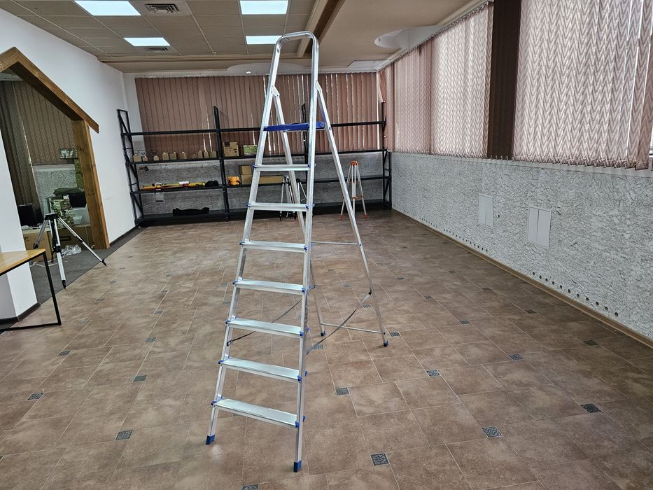 Качественная Стремянка на 8 ступеней До 200кг Алюминиевая Надёжная