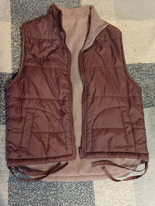 Жилетка двостороння на дівчинку 8-11 років.