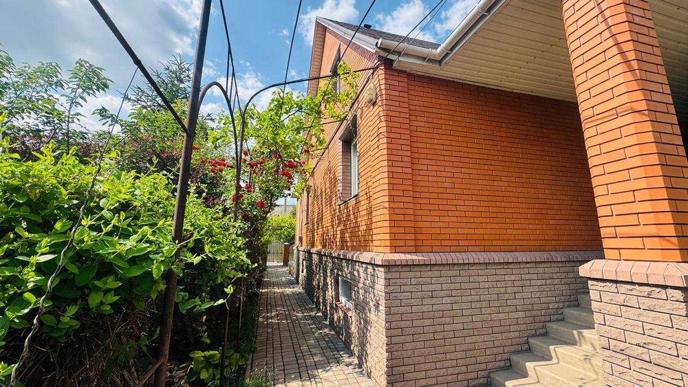 Продаємо Будинок в Довгинцевському районі