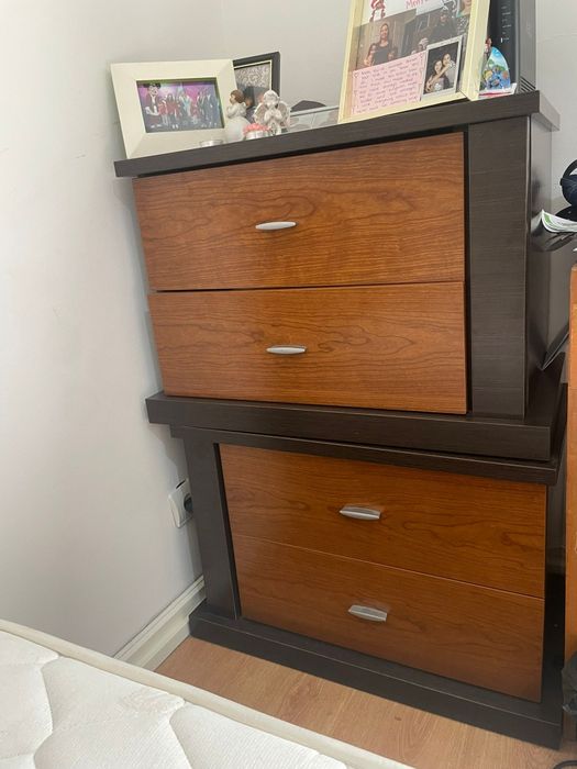 Cama dd casal com colchao e duas mesinhas de cabeceira
