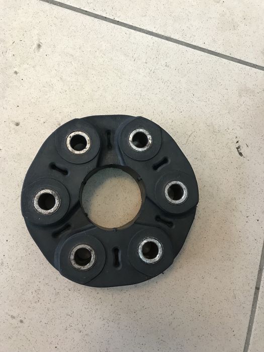 Podpora wału Łącznik elastyczny BMW E24 E30 E34 E36 E46 itd. wysylka