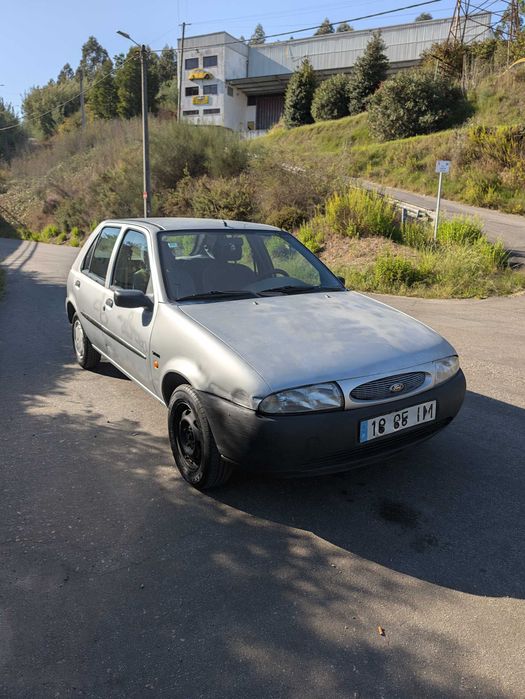 FORD Fiesta 1.25i 16V Gasolina 75 cv - Boa mecanica