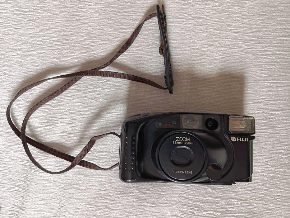 Nikon F65 / Fuji DL-900