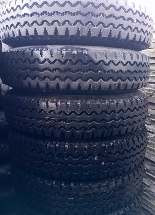 Opona Tyrex CRG 8.25 R20 z felgą