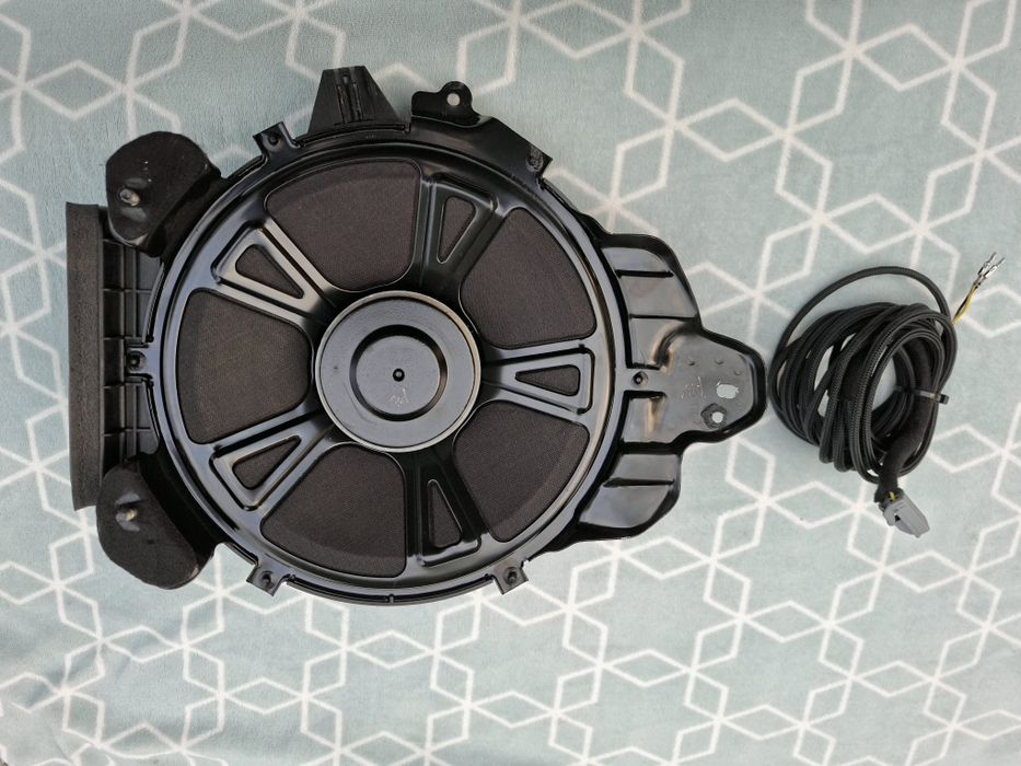 VOLVO S60 III V60 II 31456823 subwoofer