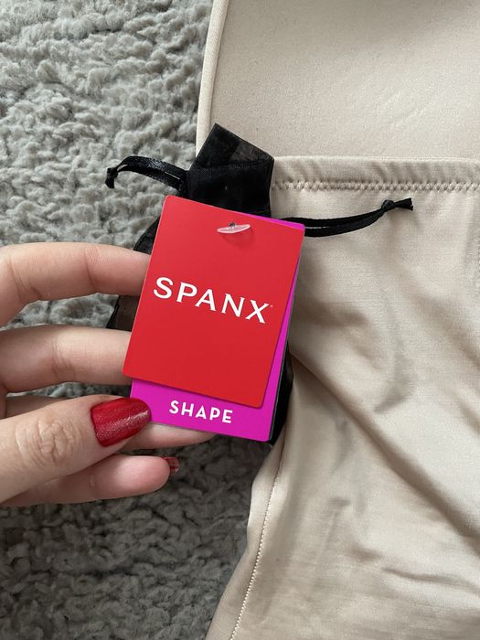 Моделююче утягуюче коригуюче боді моделююча білизна від spanx