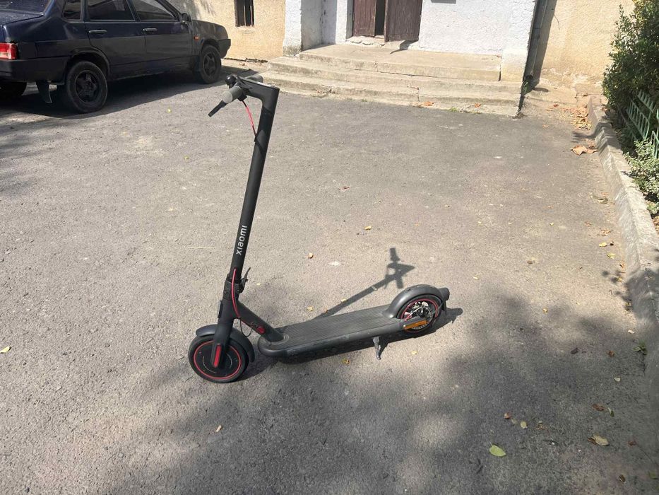 Електросамокат Xiaomi Mi Electric Scooter 4 Pro Black