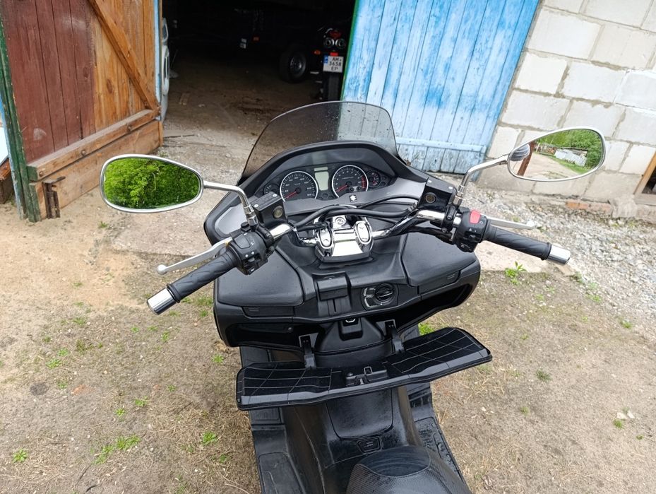 Продам скутер Suzuki 250 куб