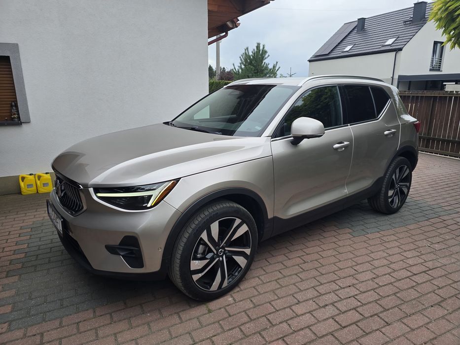 Volvo XC 40 Volvo XC40 B5 Ultimate 4x4 Panorama złoty metalik