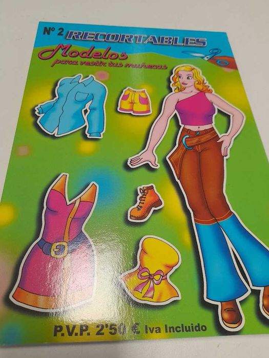 Colecção 8 livros recortáveis, roupa mulher