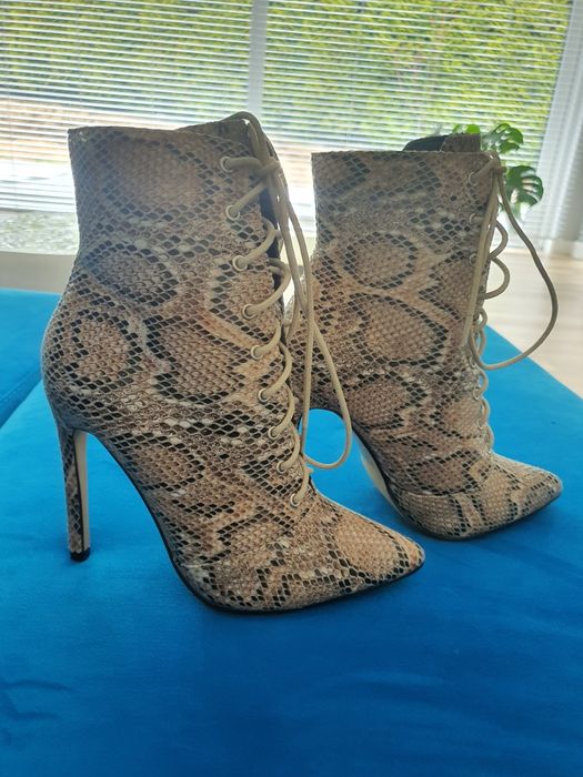 Botki na szpilce r. 37