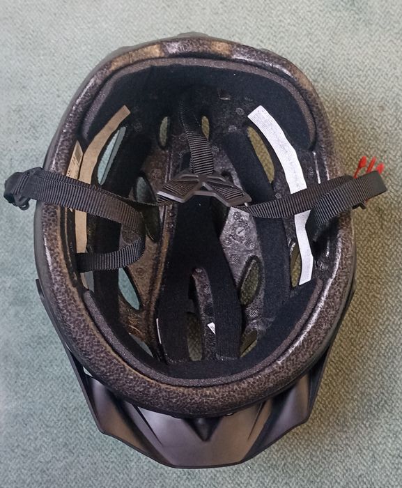 Capacete Bicicleta Rockrider e Pedais Exustar