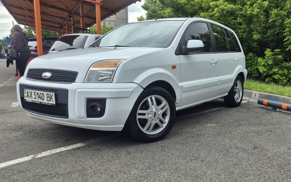 Продам Ford 1.4.