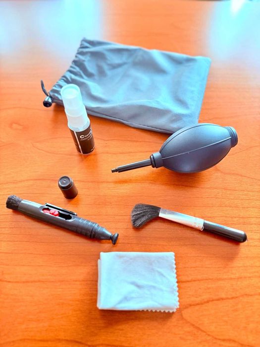 Máquina Fotográfica Olympus OM-D E-M10 Mark IV + 2 Lentes + Acessórios