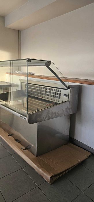 Vitrine exposição peixe e marisco