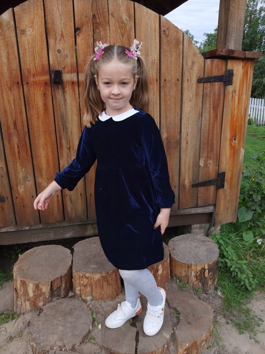 Велюрове плаття на дівчинку. Велюрова сукня.