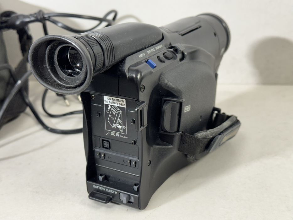 Kamera analogowa Panasonic VHS NV-RX10EG torba bateria ładowarka