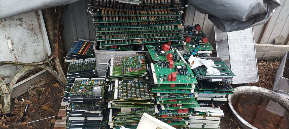 Обміняю   Вашу електроніку на  мій шоколад