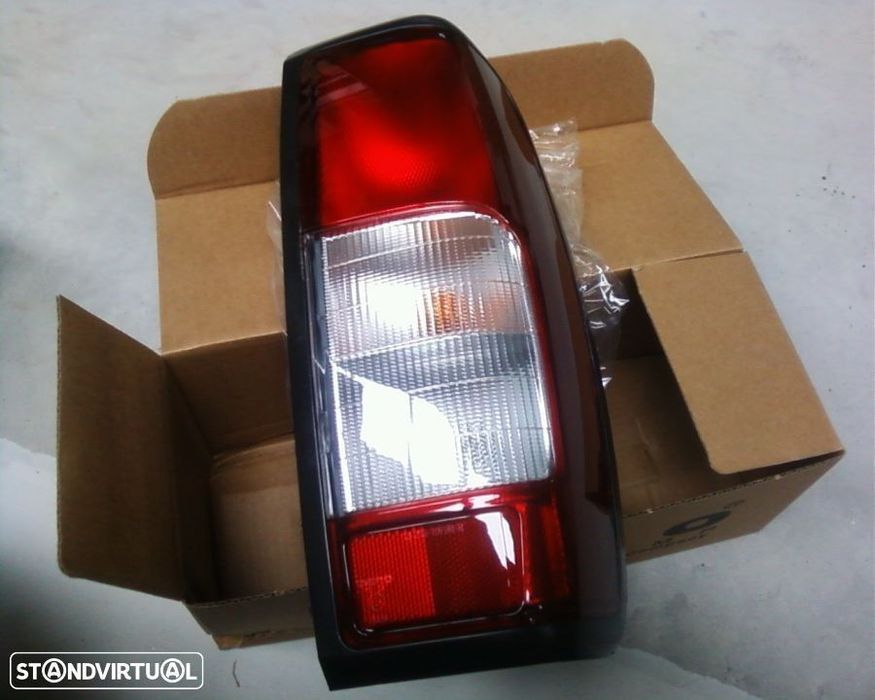 Nissan D22 Navara Stop Light (NEW)