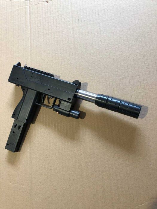 IMI Micro Uzi пулемёт 60 пулек! с лазерным прицелом и металл