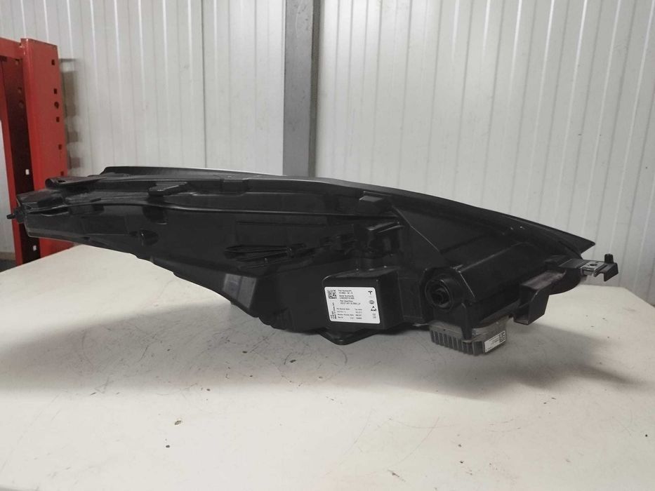 Farol Esquerdo Tesla MODEL 3 LED OEM