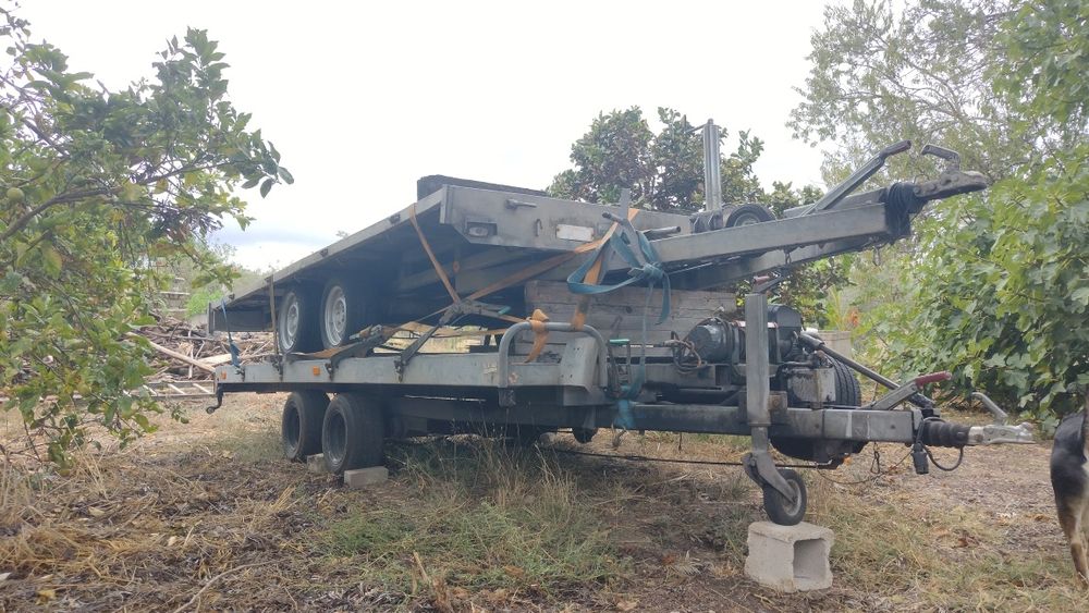 atrelados de carga,atrelados de cavalos e de transporte de carros