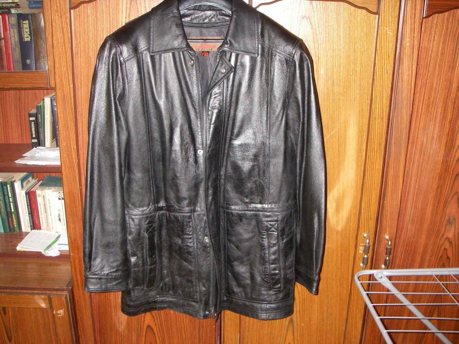 Куртка кожаная почти новая