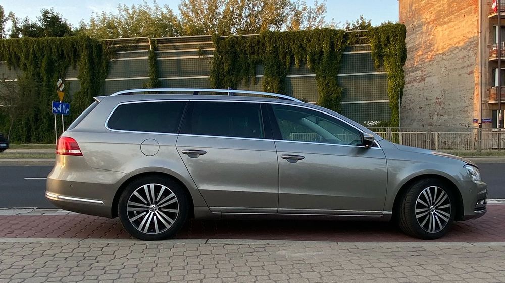 Volkswagen Passat Sprzedam VW Passat B7 Variant Highline 2014 r.