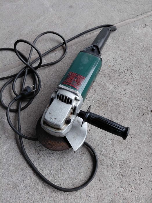 duża szlifierka kątowa   / 334