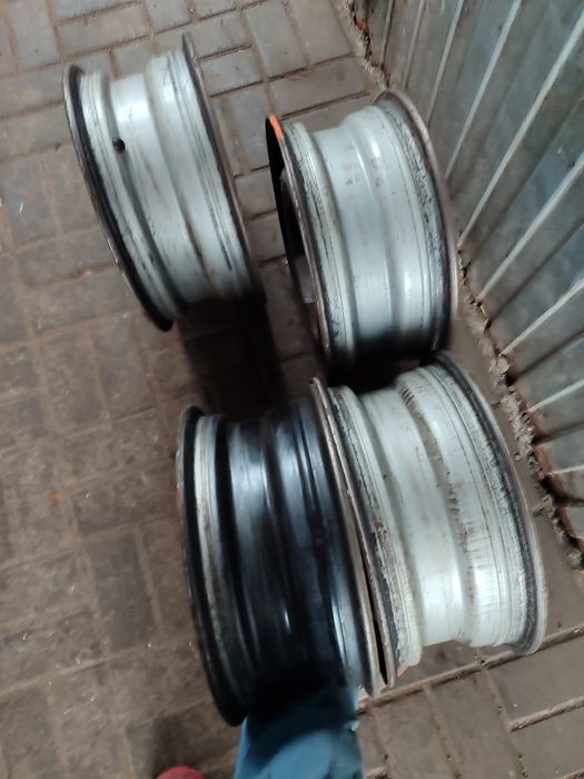 Диски металеві r15 kia hyundai mazda 5.114.3 dia 67.1 et52.5