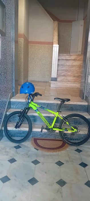 Bicicleta em bom estado + capacete novo