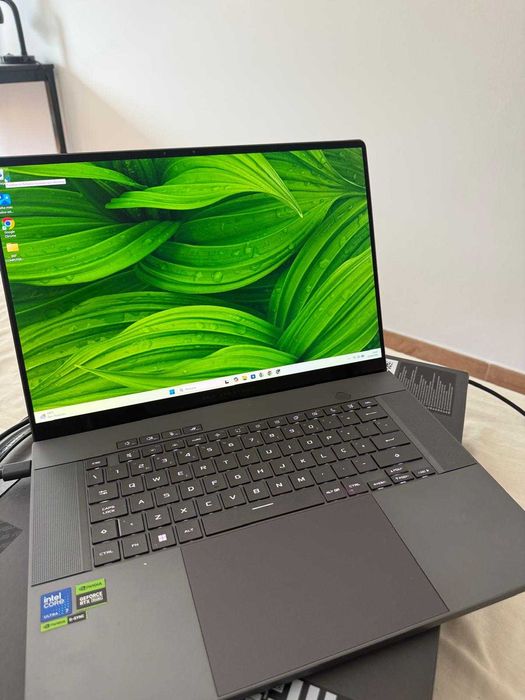 ASUS ROG Zephyrus G16 - 32GB RAM - Intel Core Ultra 9