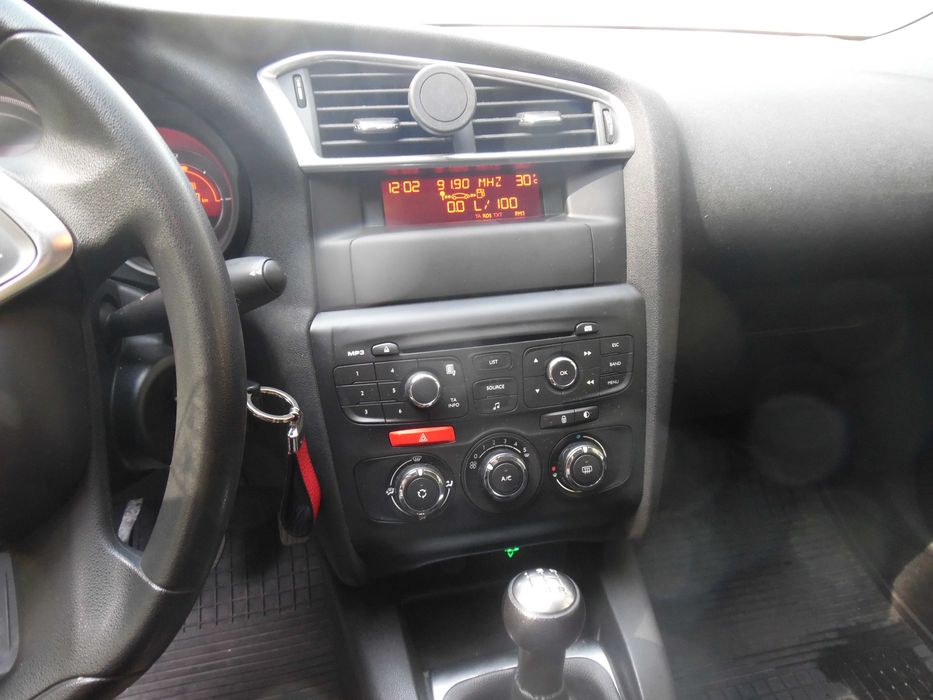 Citroen C4- styl, komfort i oszczędna jazda. Zadbany egzemplarz!