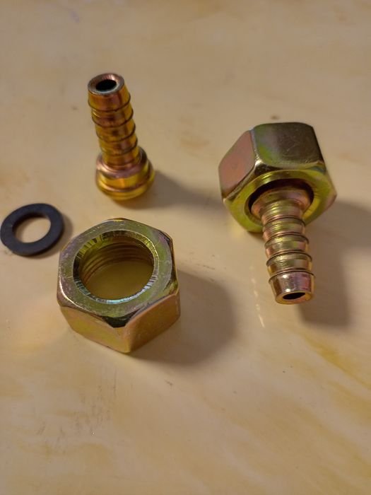 Штуцер с левой гайкой под газовый пропановый баллон ОПТ 10 грн