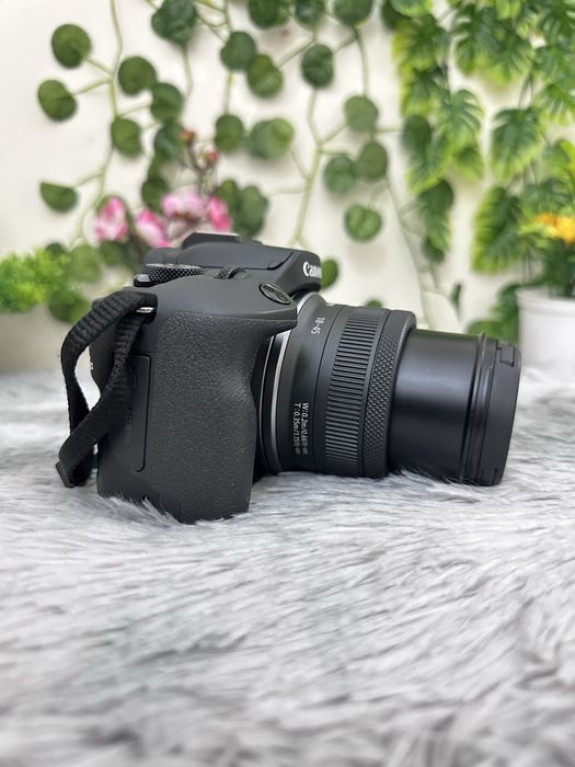 Canon Eos R100 wifi com lente 18-45mm e bolsa