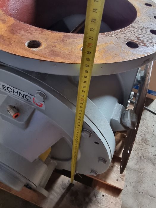 Dozownik celkowy śluza celkowa