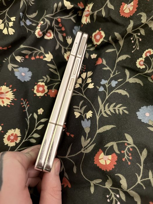 Samsung Galaxy Z Fold 4 512GB DUAL SIM beżowy stan BDB