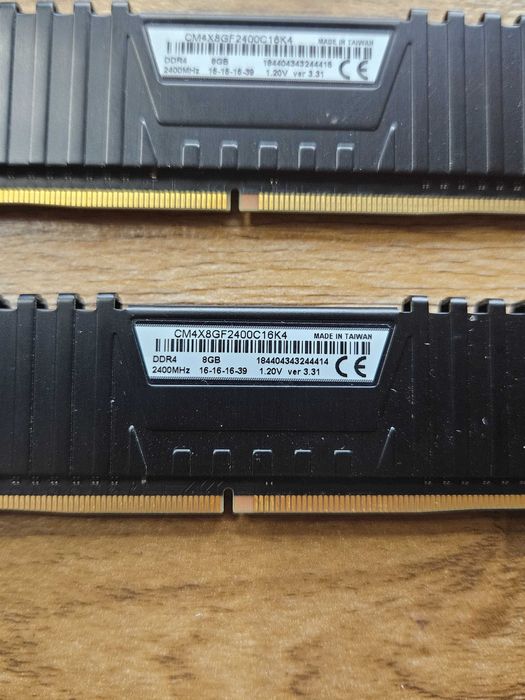 Corsair Vengeance LPX 16 gb 2 x 8 2400 МГц DDR4 гарантия