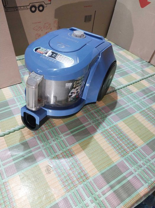 Пылесос SAMSUNG 1600W