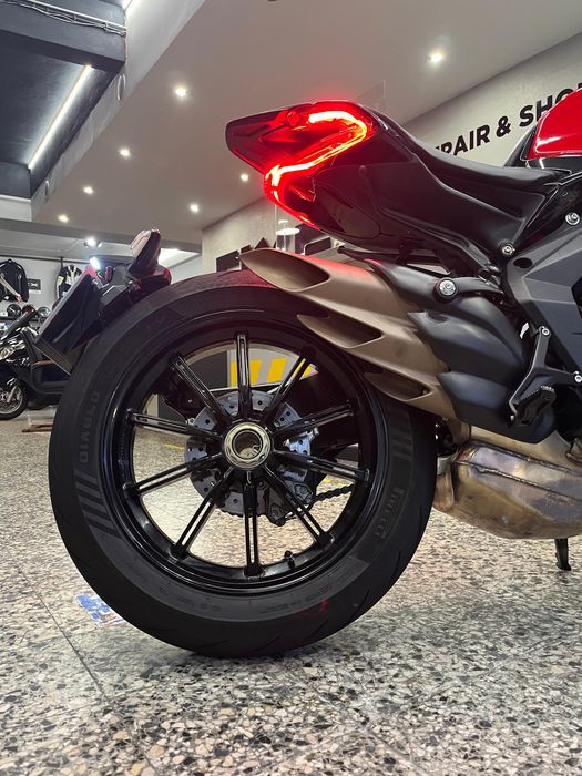 MV Agusta Dragster 800 r de 2024  Irrepreensível