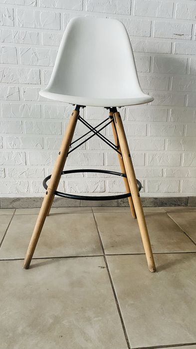 Стул барний білий