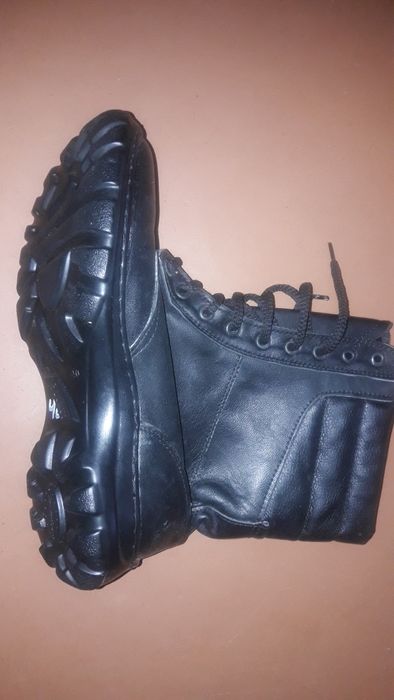 Продаются берцы демисезонные