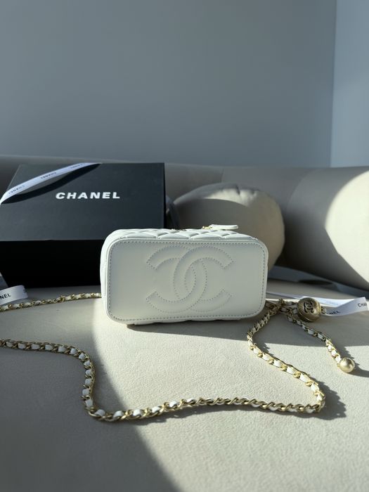Сумка Chanel Vanity біла