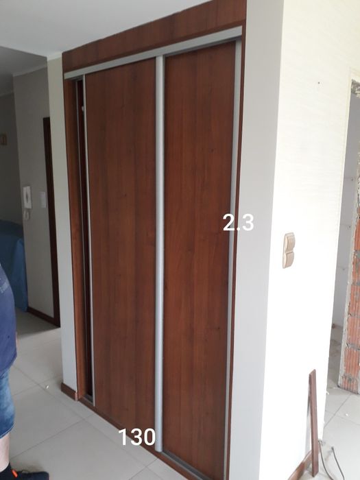 Meble kuchenne z demotarzu blat kamień fronty drewno