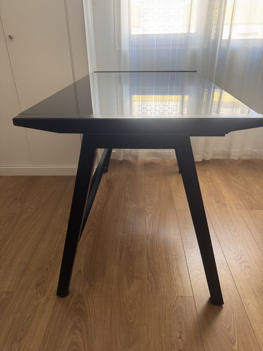 Mesa de Escritorio (Vidro e Metal)