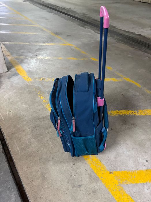 Mochila escolar criança
